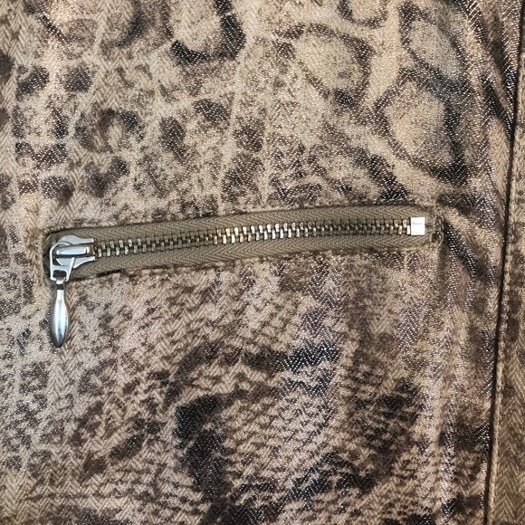 CHICO'S Size 1 Small Linen Cotton Faux Snakeskin Jacket Moto Zip-Up Zippers - Picture 3 of 10